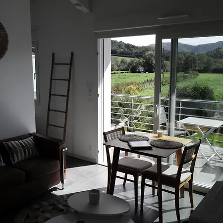 Jara Et Mendia, Maison Eguzki-lore, Saint-jean-pied-de-port, Pays Basque Apartment *