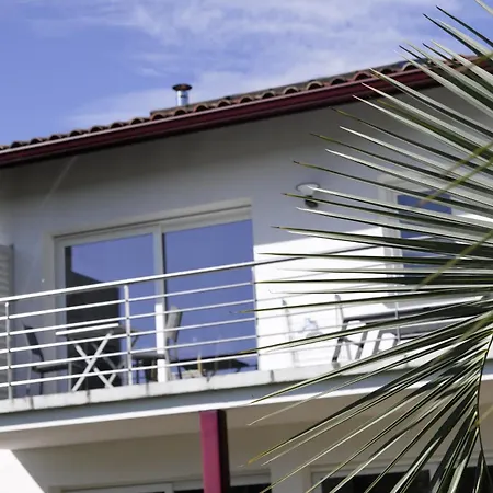 Apartment Jara Et Mendia, Maison Eguzki-lore, Saint-jean-pied-de-port, Pays Basque *
