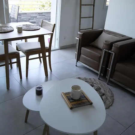 Apartment Jara Et Mendia, Maison Eguzki-lore, Saint-jean-pied-de-port, Pays Basque *